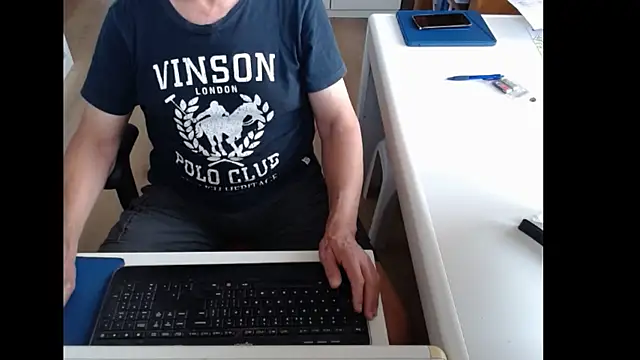 Snapshot of dutchpornking chatting on 07.17.26 dutchpornking online show from 07.17.26