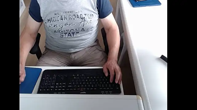 Snapshot of dutchpornking chatting on 07.23.26 dutchpornking online show from 07.23.26