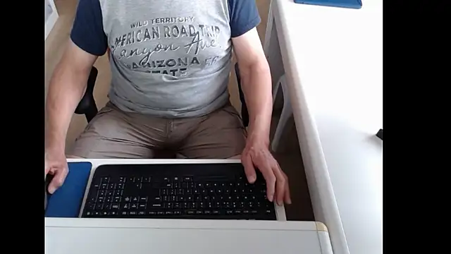 Snapshot of dutchpornking chatting on 07.27.26 dutchpornking online show from 07.27.26