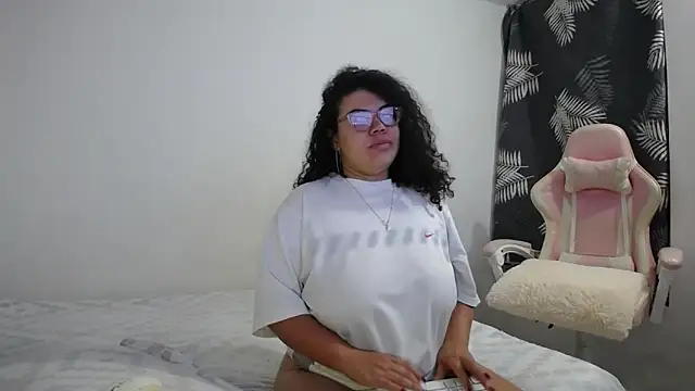 mabigomez00 online show from 09.24.25