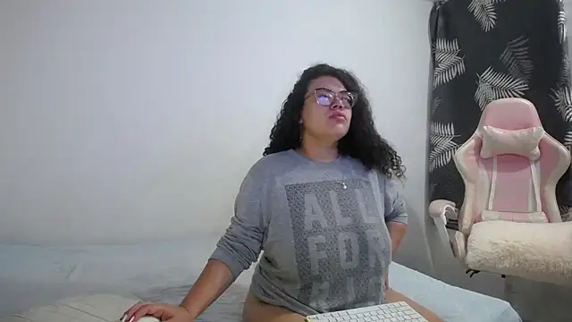 mabigomez00 online show from 11.21.25