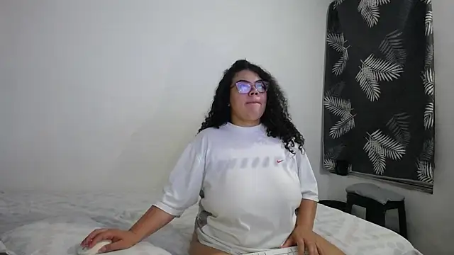 mabigomez00 online show from 04.29.26
