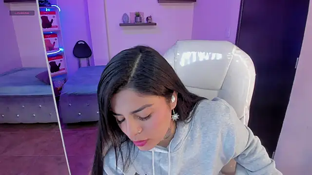 Catalinaa martinez online show from 12.30.24