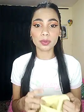 Snapshot of iamemmablake chatting on 11.02.25 iamemmablake online show from 11.02.25