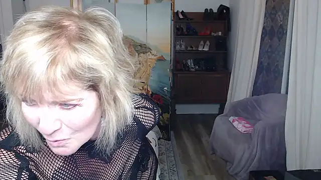 Snapshot of SindeeDix chatting on 02.24.26 SindeeDix online show from 02.24.26