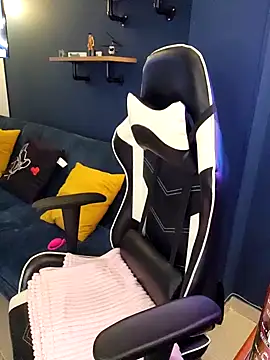 jnilu1227 online show from 02.04.25