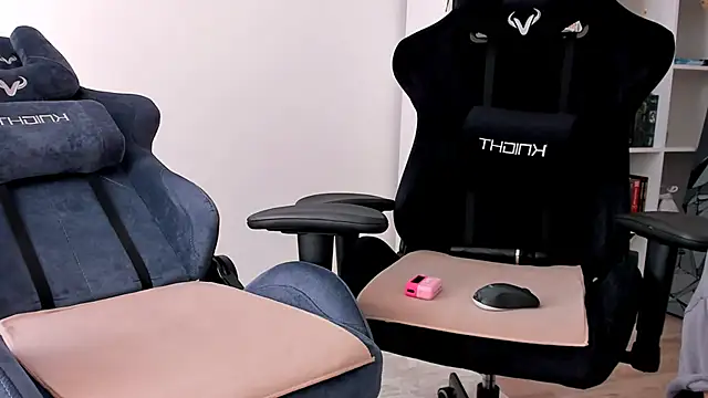 Snapshot of hotblonds chatting on 10.09.25 hotblonds online show from 10.09.25