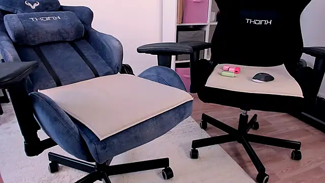 Snapshot of hotblonds chatting on 02.02.26 hotblonds online show from 02.02.26