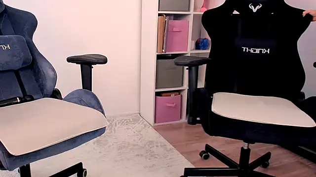 Snapshot of hotblonds chatting on 03.19.26 hotblonds online show from 03.19.26