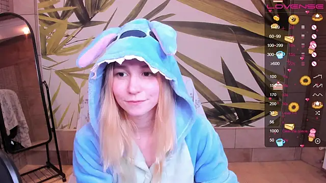 Snapshot of fleximona chatting on 02.14.26 fleximona online show from 02.14.26