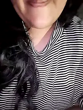 Snapshot of Annerae chatting on 09.11.25 Annerae online show from 09.11.25