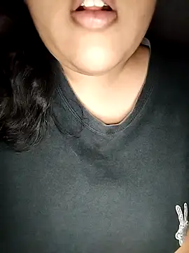 Snapshot of Annerae chatting on 10.10.25 Annerae online show from 10.10.25