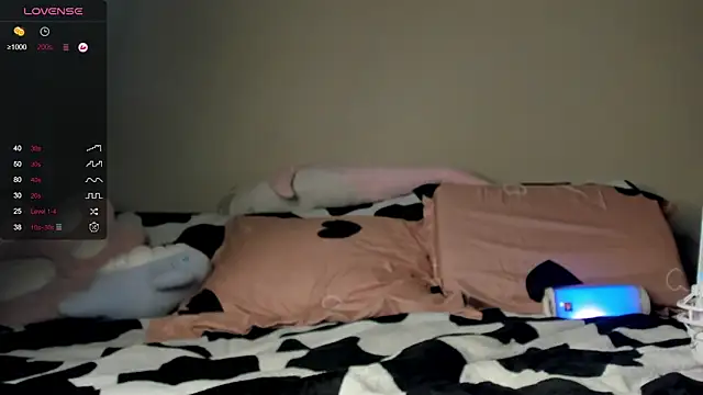 YaraAveiri online show from 01.24.25