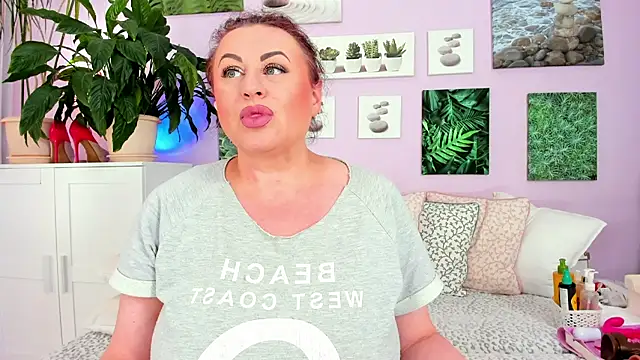 BigTittyGoddess online show from 09.28.25