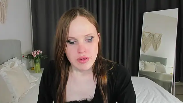EffieMinki online show from 05.03.26