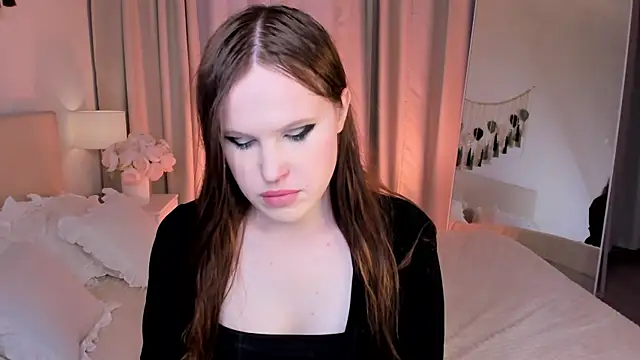 EffieMinki online show from 06.18.26