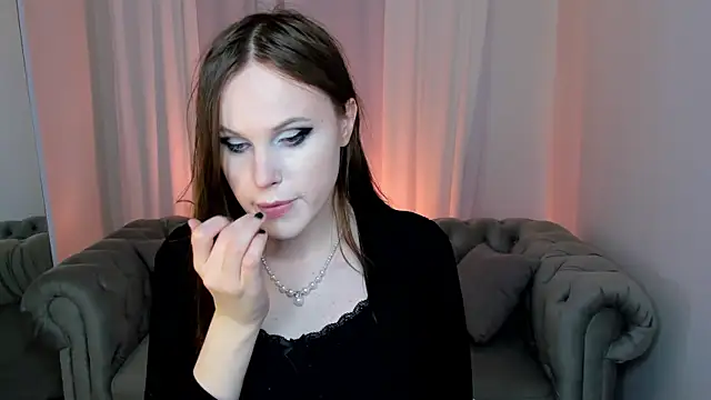 Snapshot of EffieMinki chatting on 06.26.26 EffieMinki online show from 06.26.26