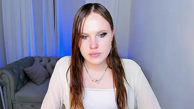 Snapshot of EffieMinki chatting on 07.17.26 EffieMinki online show from 07.17.26