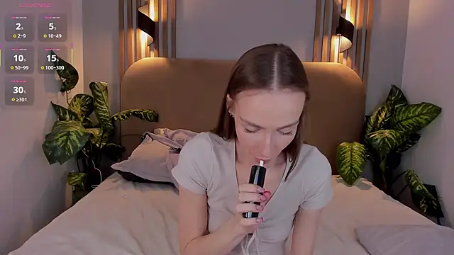 Kira Quinn online show from 11.12.25