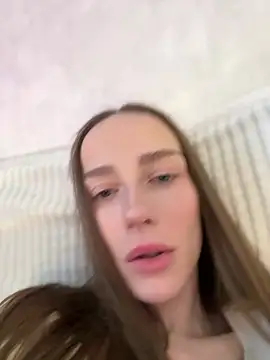 Kira Quinn online show from 02.11.26