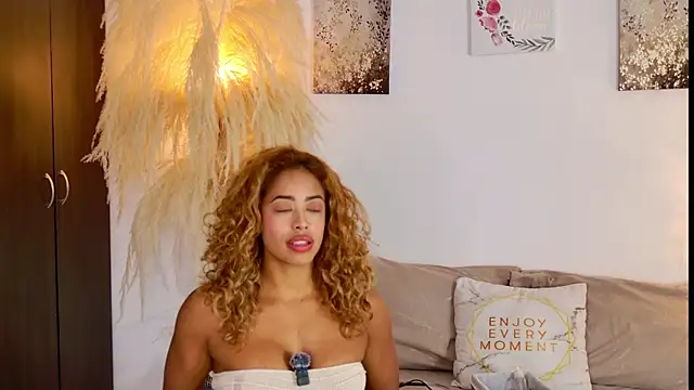 SarahCinnamon- online show from 07.16.26