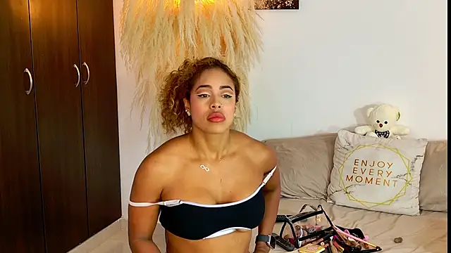 SarahCinnamon- online show from 08.05.26