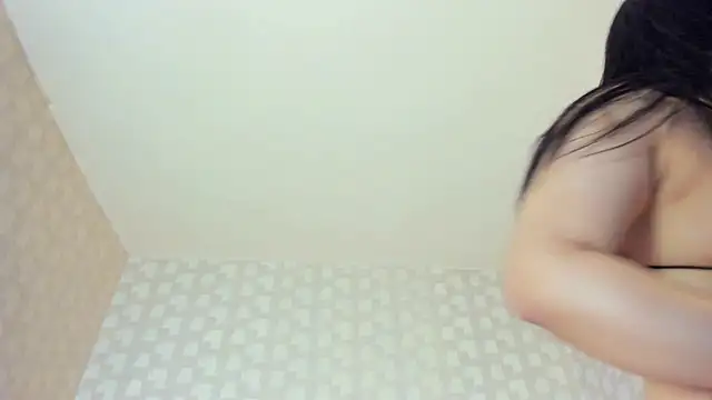Snapshot of NatsumiHun chatting on 05.24.26 NatsumiHun online show from 05.24.26
