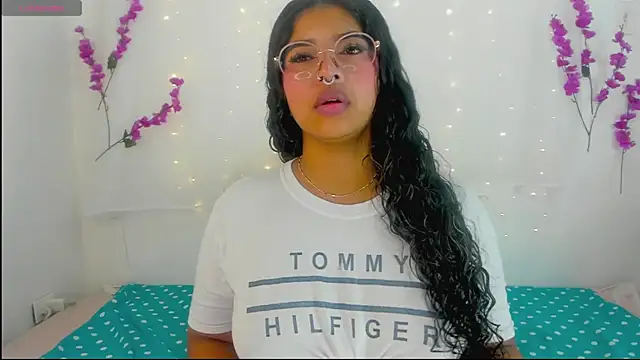 moana taylor online show from 09.11.25