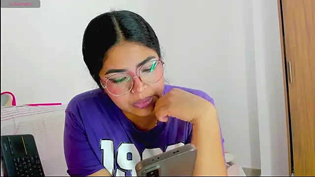 moana taylor online show from 05.09.26