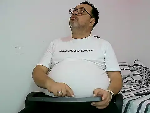 Snapshot of djtomxxx2777 chatting on 03.21.25 djtomxxx2777 online show from 03.21.25