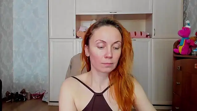 Snapshot of BrightBurst chatting on 03.19.25 BrightBurst online show from 03.19.25