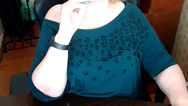 Snapshot of AlisaHot55 chatting on 05.27.26 AlisaHot55 online show from 05.27.26