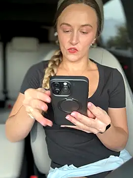 lunagirl13 online show from 09.12.25