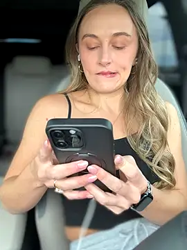 lunagirl13 online show from 09.29.25