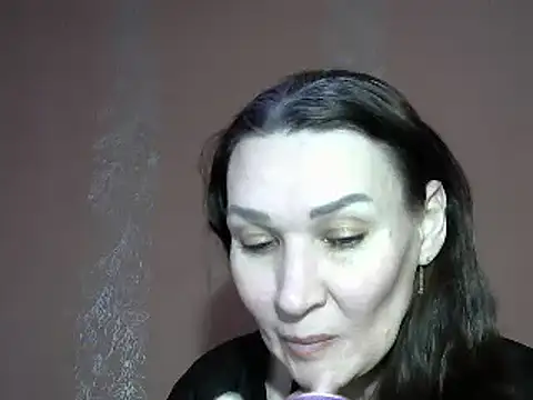 PrettyAndWild online show from 02.23.25