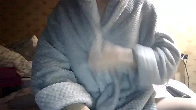 Snapshot of fabiolagg chatting on 12.04.25 fabiolagg online show from 12.04.25