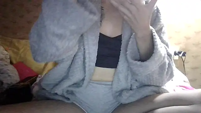 Snapshot of fabiolagg chatting on 12.21.25 fabiolagg online show from 12.21.25