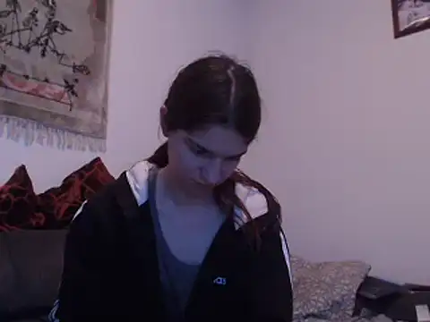 Snapshot of Geile-Luna chatting on 12.18.24 Geile-Luna online show from 12.18.24