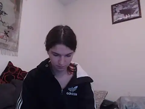 Snapshot of Geile-Luna chatting on 12.22.24 Geile-Luna online show from 12.22.24