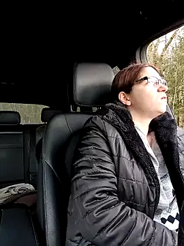 Snapshot of Geile-Luna chatting on 01.31.25 Geile-Luna online show from 01.31.25