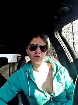 Snapshot of Geile-Luna chatting on 03.20.25 Geile-Luna online show from 03.20.25