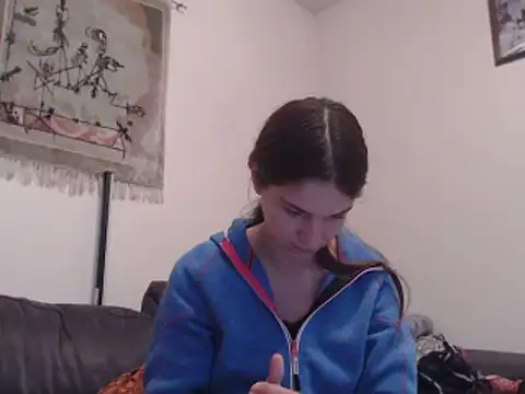 Snapshot of Geile-Luna chatting on 10.22.25 Geile-Luna online show from 10.22.25