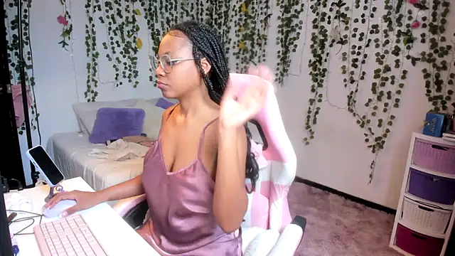 Snapshot of violeta_milleer chatting on 03.12.26 violeta milleer online show from 03.12.26