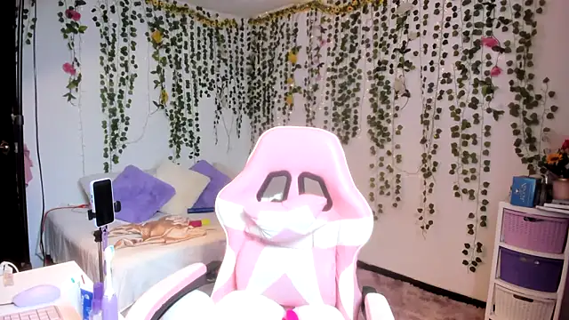 Snapshot of violeta_milleer chatting on 03.15.26 violeta milleer online show from 03.15.26