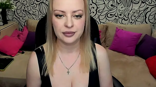 Hotdreamhere online show from 05.24.26