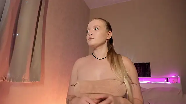 Snapshot of Ssweet_annie chatting on 11.14.25 Ssweet annie online show from 11.14.25