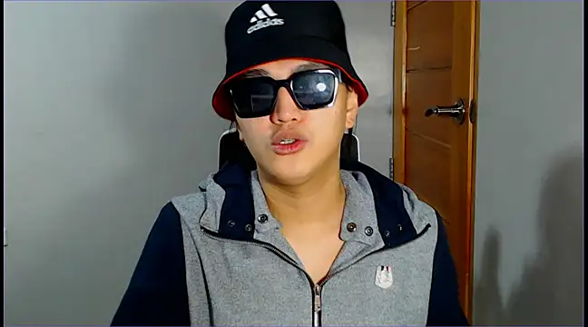 Snapshot of WONDERWOMAN2023 chatting on 02.12.25 WONDERWOMAN2023 online show from 02.12.25