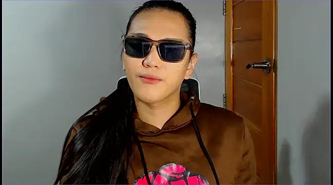 Snapshot of WONDERWOMAN2023 chatting on 02.19.25 WONDERWOMAN2023 online show from 02.19.25