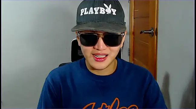 Snapshot of WONDERWOMAN2023 chatting on 02.26.25 WONDERWOMAN2023 online show from 02.26.25