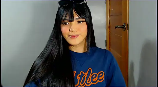 Snapshot of WONDERWOMAN2023 chatting on 03.23.25 WONDERWOMAN2023 online show from 03.23.25